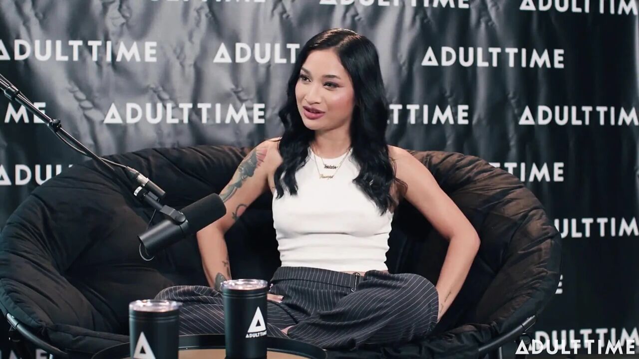 Avery Black Dry Humping, True Crime, & Directing VR Corn | the Adult Time Podcast