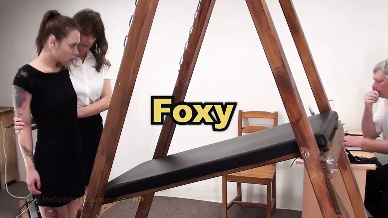 Foxy Spanking Machine - Pussy Whipping