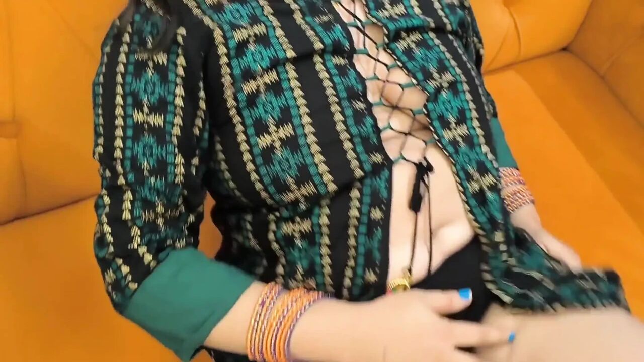 Desi Girl Puja Baby