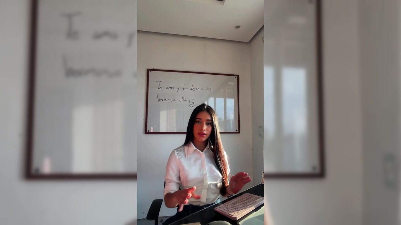 Sexy Secretary Seeks to Please Her Boss
