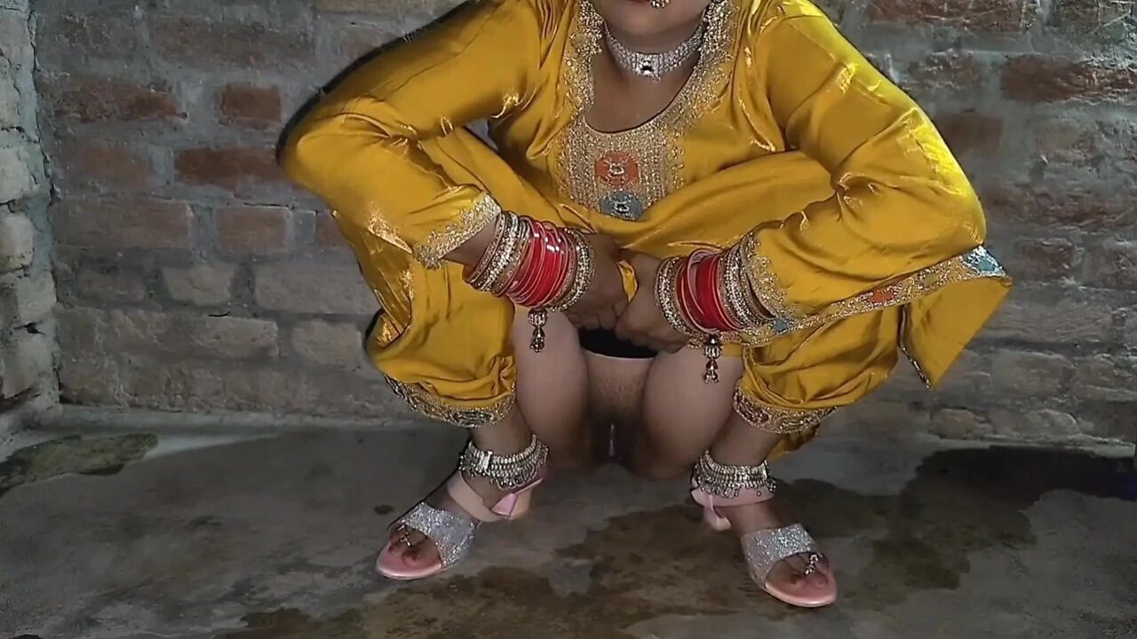 Desi married Girlfriend Sex in OYO MMS Xxx, Desi Village Girl tight pussy fuc