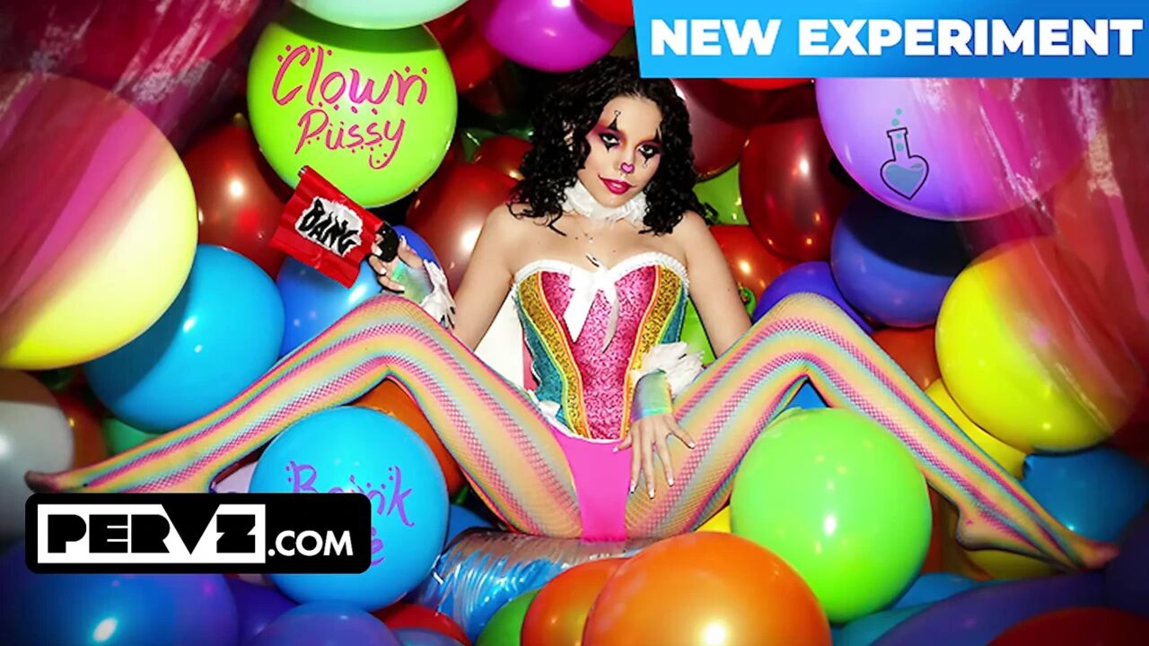 Clown Girl Satine Summers Proves Clussy Is No Joke in Wild Circus Fuck