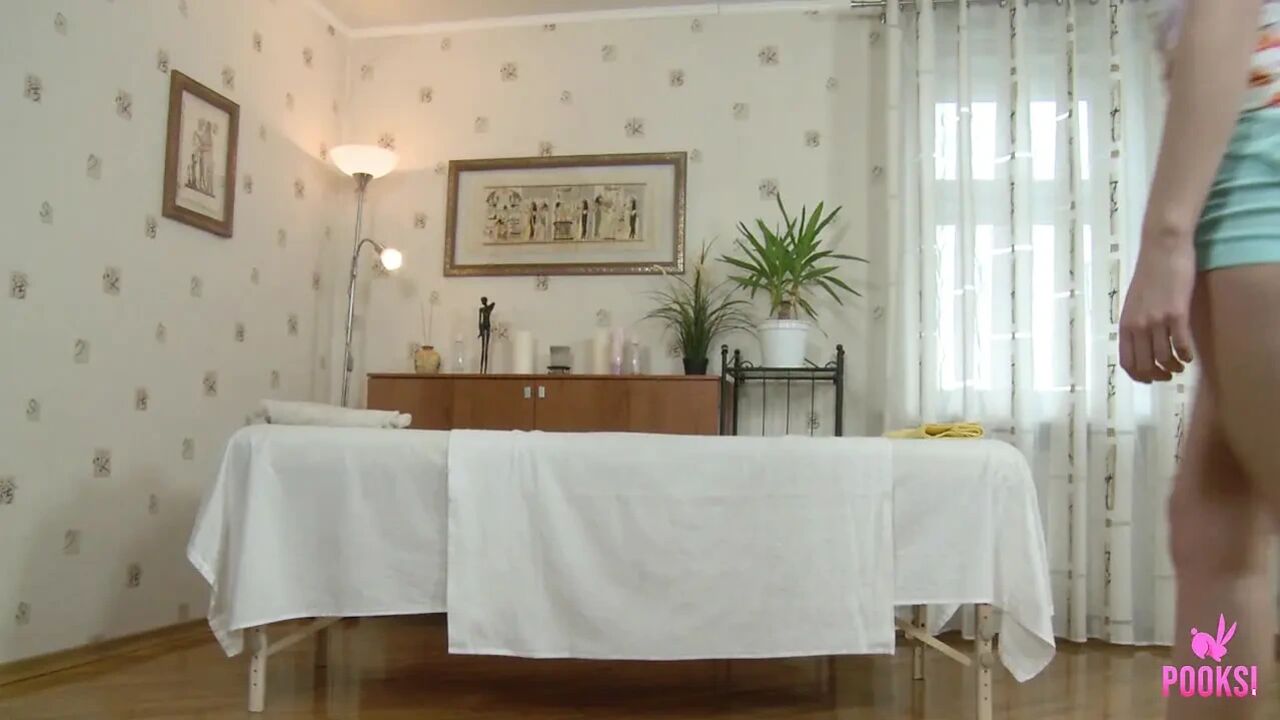 Sienna's Perfect Body Receives Noah's VIP Internal Massage!