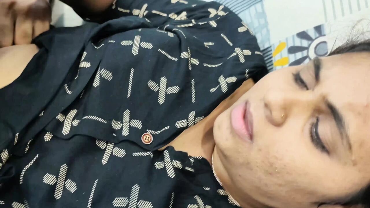 Feet kiss with boobs suck