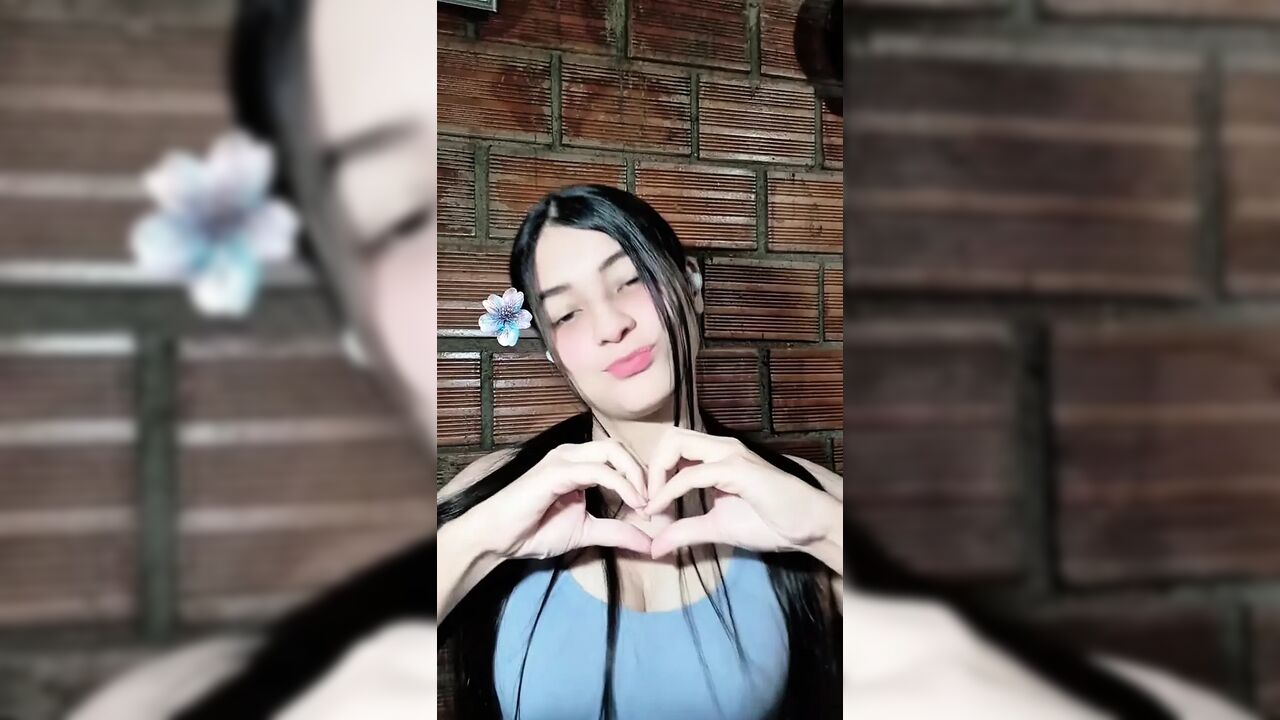 Colombian woman masturbates with her neighbor