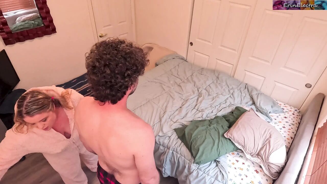 Stepsister shares a bed and wants you inside her