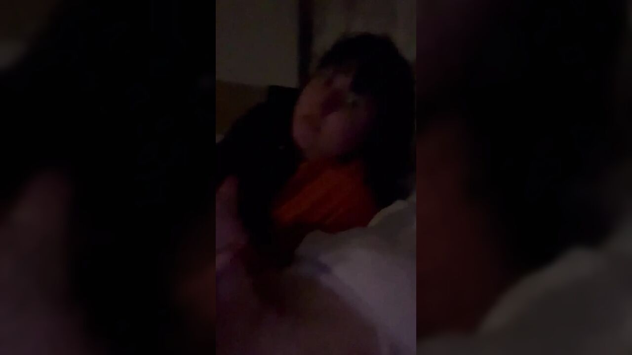 18 Year Old Gives BJ at Night