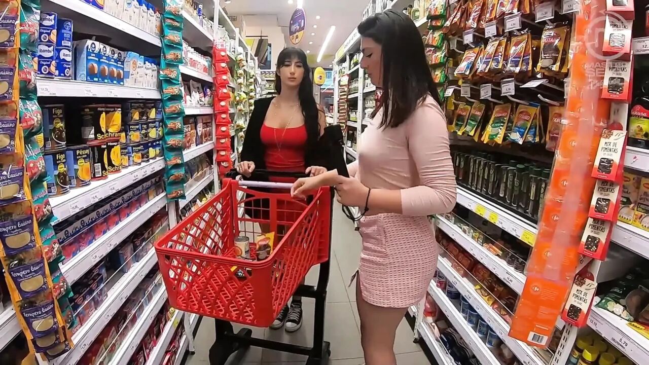 Hot Lesbian Latinas cooking - BTS - SFW