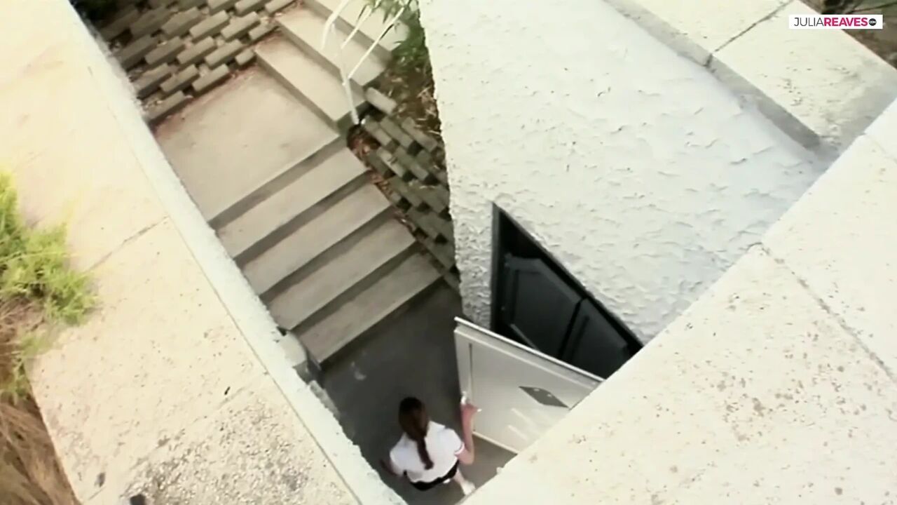 Strict secretary likes anal fuck