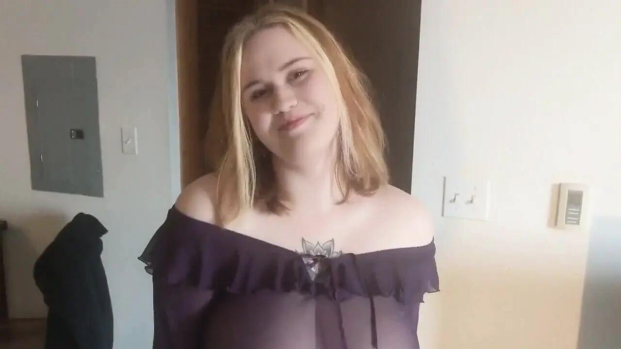 Lizzie's 1st Apartment Visit