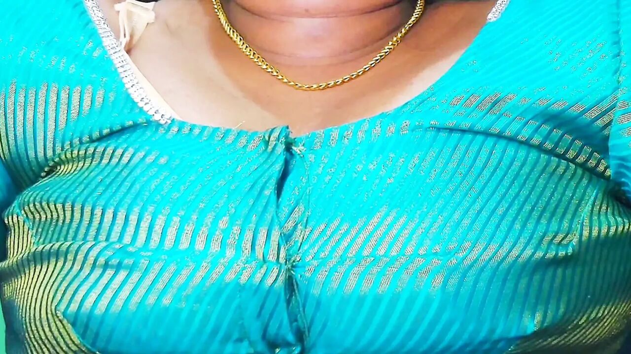 Bade Bade Dudh Bhabhi Ke boobs series 1