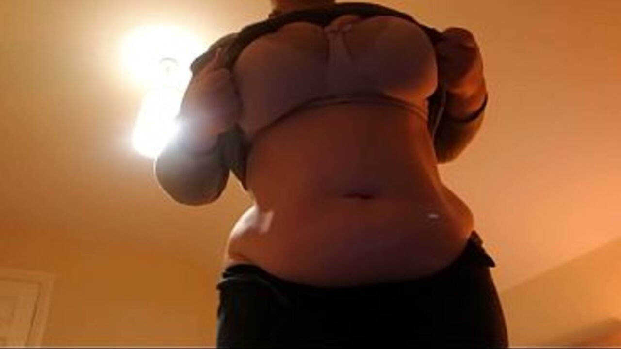 watch me change out of my SWEATY work clothes