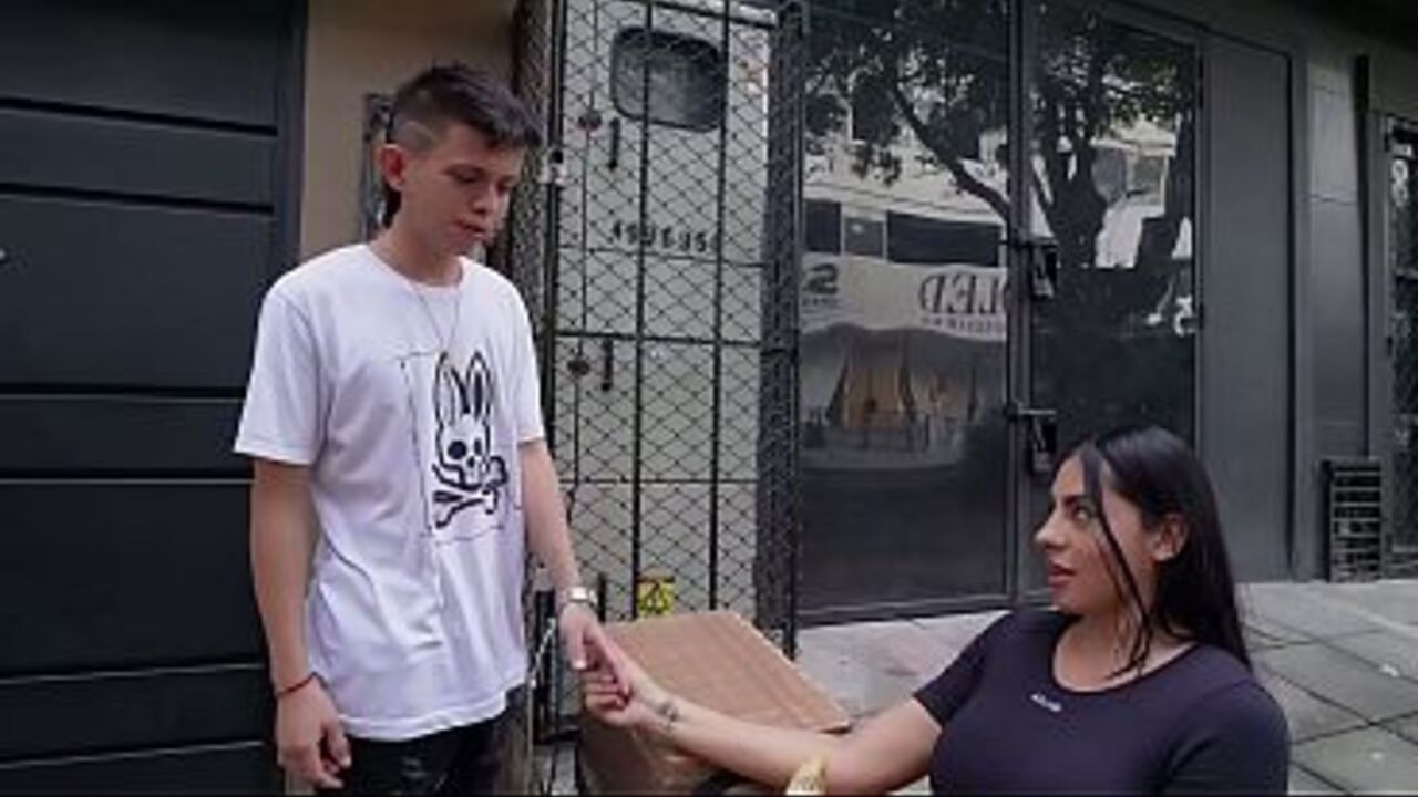 A HOT BET GOES WRONG AND THE EMPANADA VENDOR ENDS UP FUCKING A BIG-BREASTED MILF - ANDRES PAUL