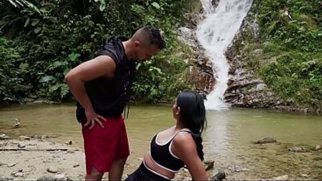 FULL VIDEO!! The tour guide ends up filling my pussy with delicious cum!! - Melani Latina