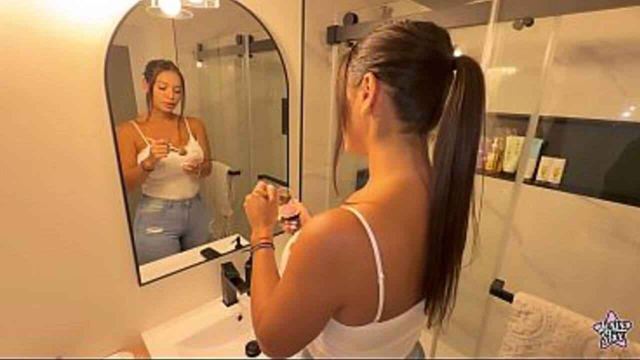 OMG! My Big Booty Latina Stepmom Let Me Use Her As A Pocket Pussy - LEXIS STAR