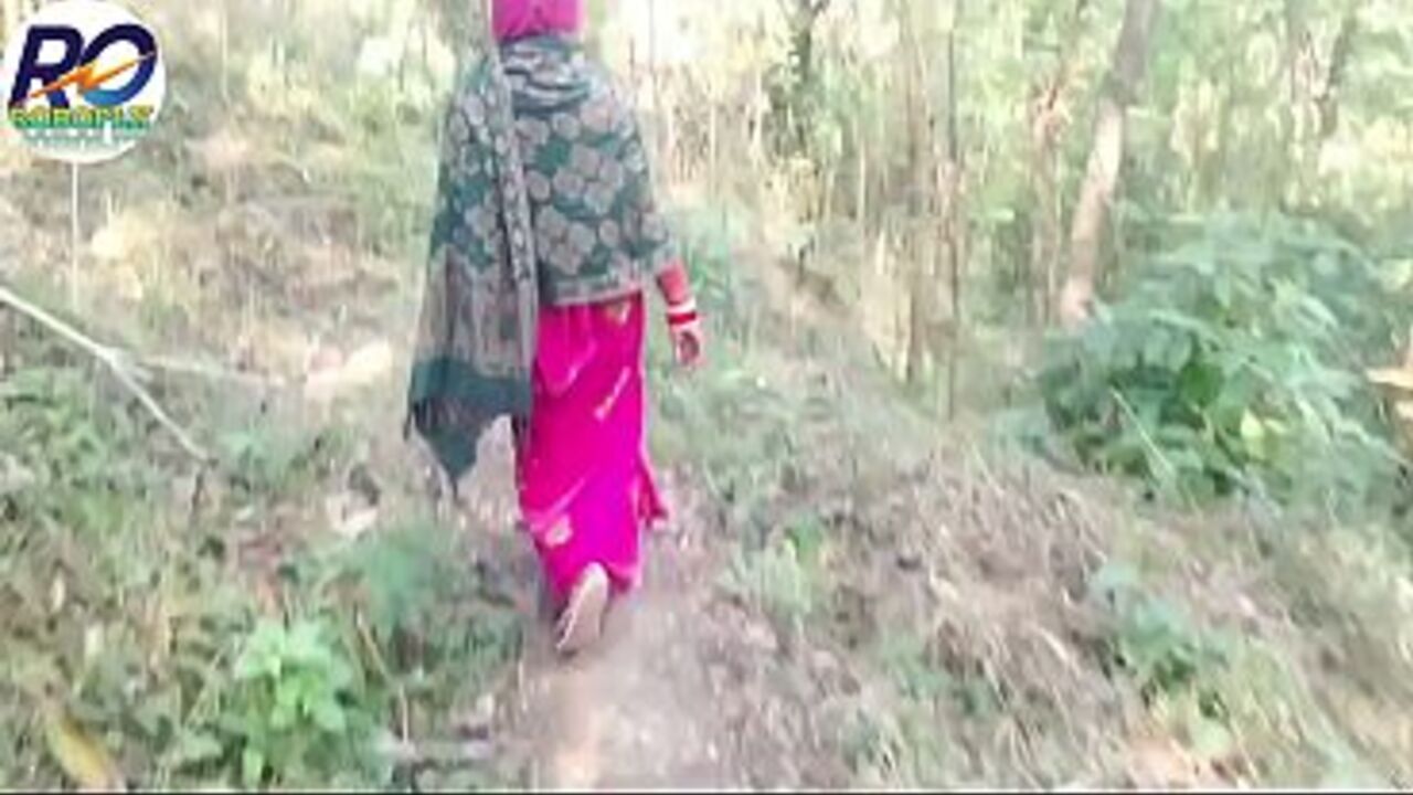 Desi village bhabhi went for a walk in the forest and showed her pussy, breasts and ass by lifting her saree and inserting brinjal in it. Hindi audio player like this