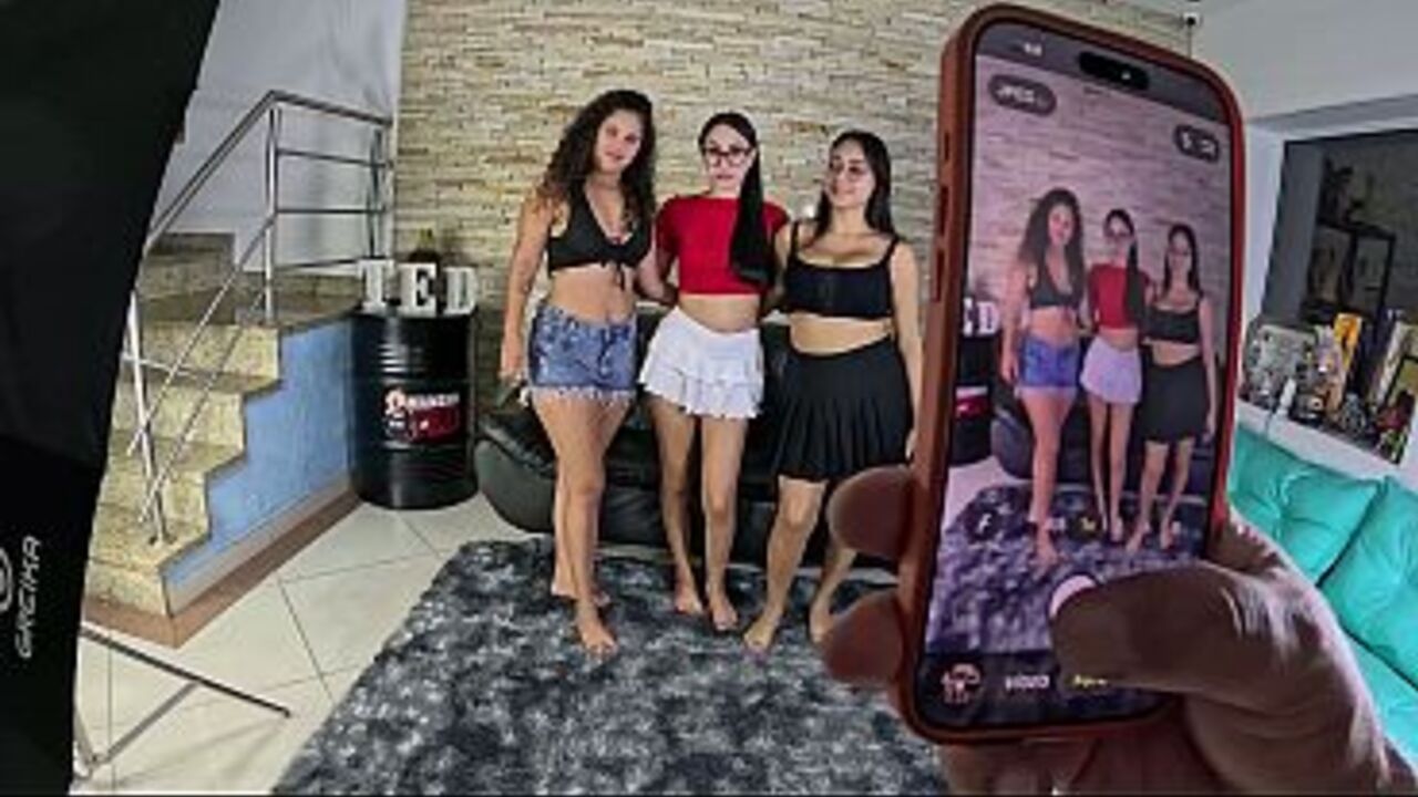 the 18-year-old virgin to take a beating - Julia Costa
