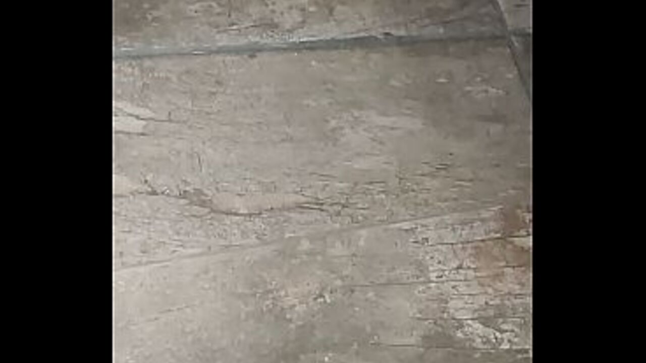Sucking in the middle of the party