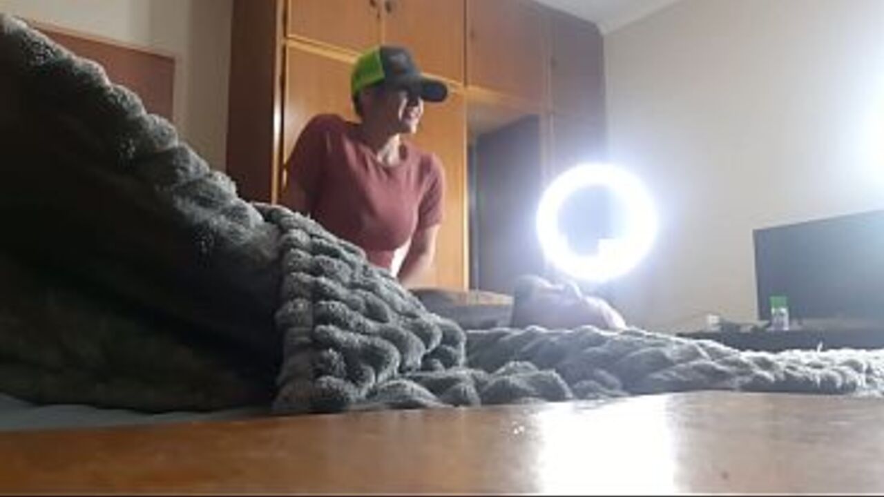 Mrsparks101 - She didnt notice it recording